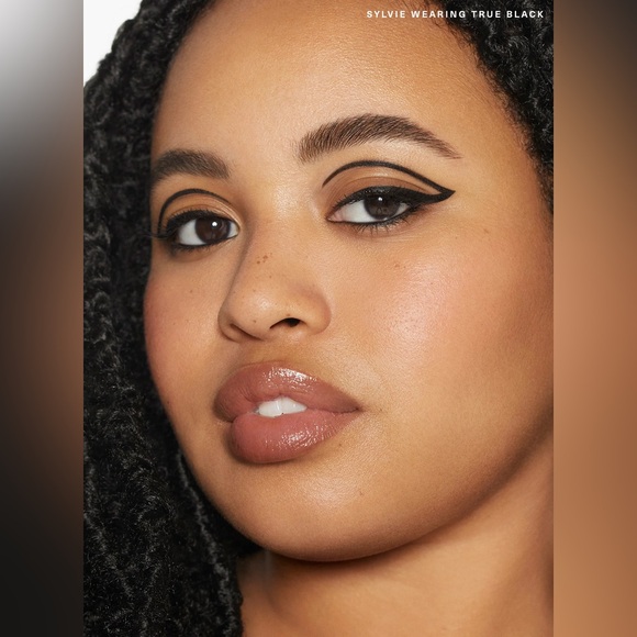 Real Beauty by Selena Gomez Perfect Strokes Longwear Gel Eyeliner, True Black - Picture 4 of 9